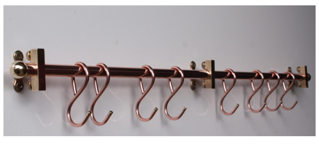 32-inch handmade copper pan rack with hand-turned acorn ends and 8 forged butcher hooks – French farmhouse style