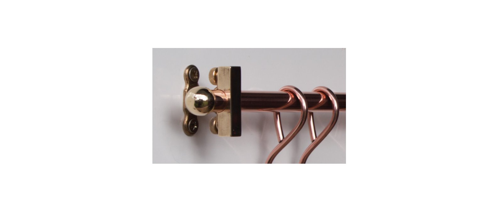 32-inch copper pan rack with brass ball ends